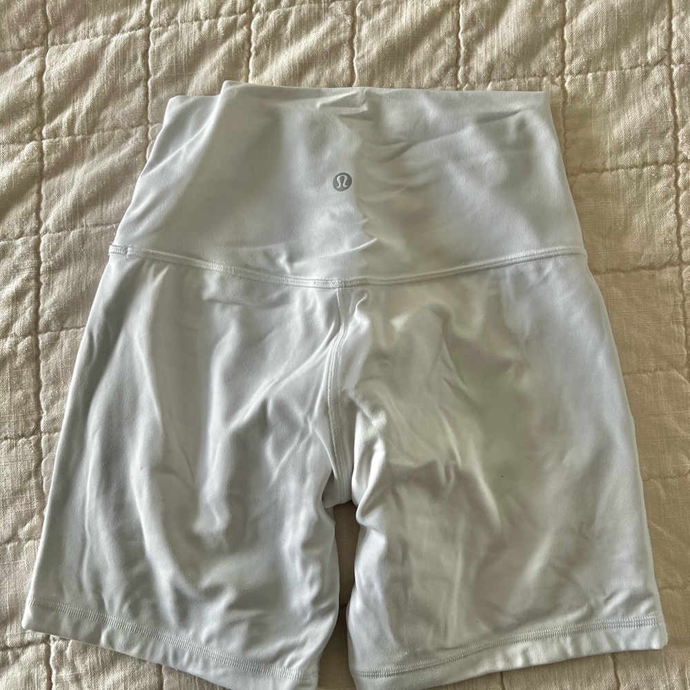Lululemon white align shorts 6inch